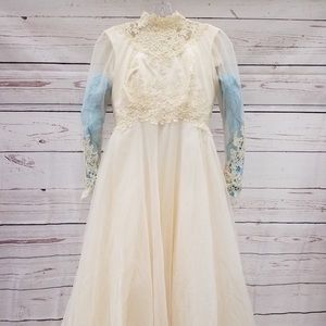 Vintage Prairie-Revival Wedding Gown
